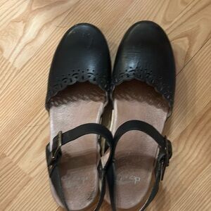 Dansko clog/strap 39 black